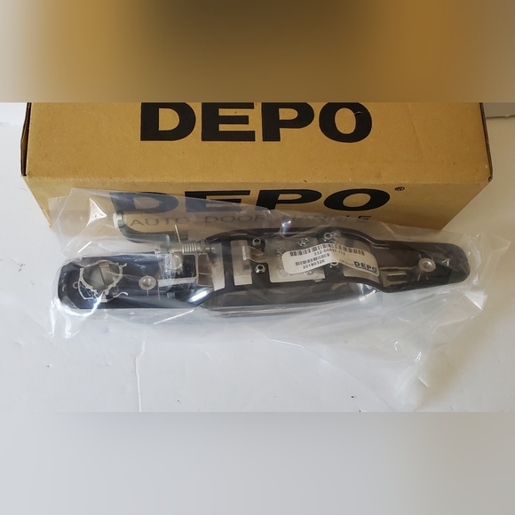 Depo 332-50027-112 Front Driver Side Left Side Exterior Door Handle Chrome - NIB - Picture 3 of 5